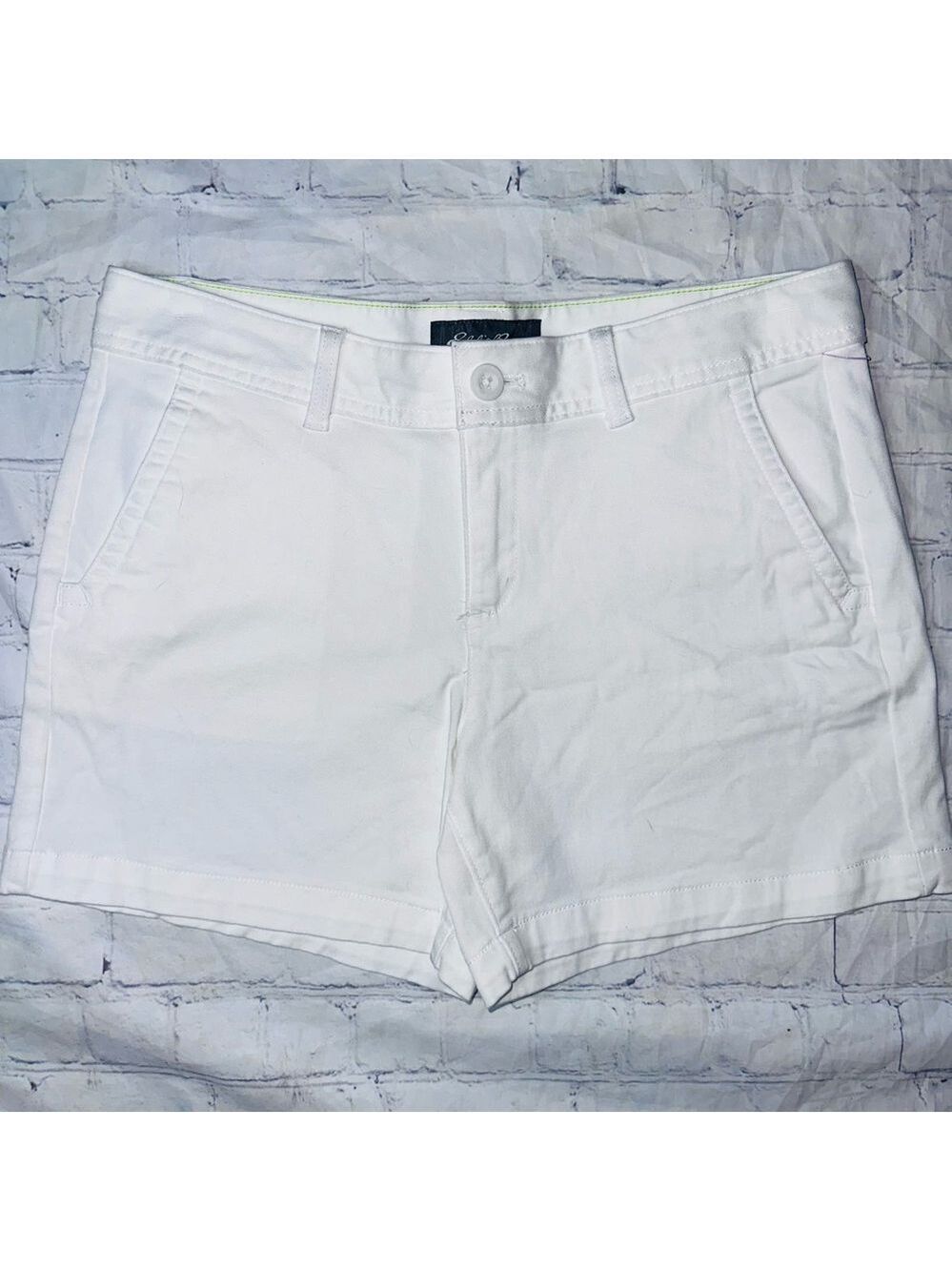 NWOT Women’s Size 8 Eddie Bauer White Cotton Shorts